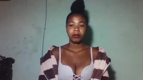 sanyah0123 online show from January 13, 3:56 am