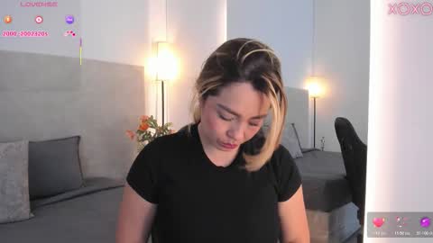 Snapshot of saori_newman chatting on February 7, 11:36 am Saori online show from February 7, 11:36 am