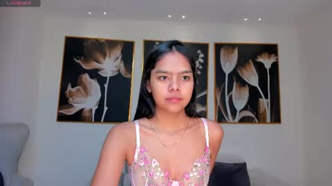 Snapshot of saphirajames chatting on June 13, 7:56 pm Saphira James online show from June 13, 7:56 pm