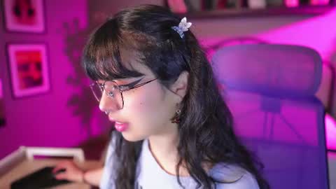 Snapshot of saphyralux chatting on July 10, 8:44 pm saphyralux online show from July 10, 8:44 pm