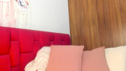 Snapshot of sara_699 chatting on November 20, 9:36 pm Sara online show from November 20, 9:36 pm