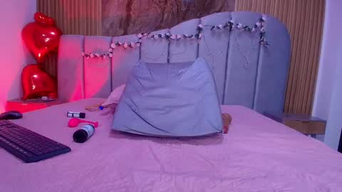 Sara online show from March 26, 12:00 pm