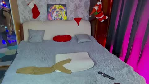 Snapshot of sara__foxy chatting on December 9, 6:03 pm sara  foxy online show from December 9, 6:03 pm