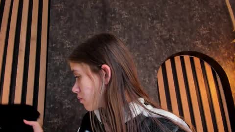 sara__jones_ online show from December 27, 12:01 pm