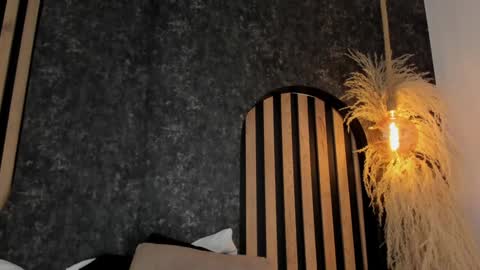 sara__jones_ online show from January 11, 2:47 pm