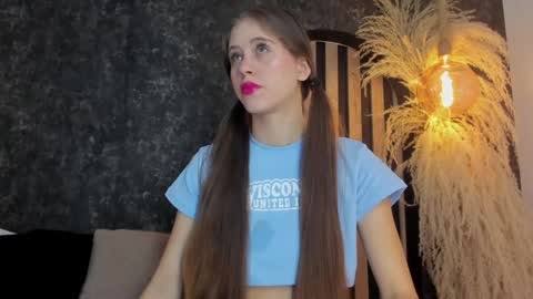 sara__jones_ online show from January 12, 12:01 pm