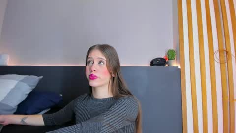 sara__jones_ online show from September 23, 11:24 am