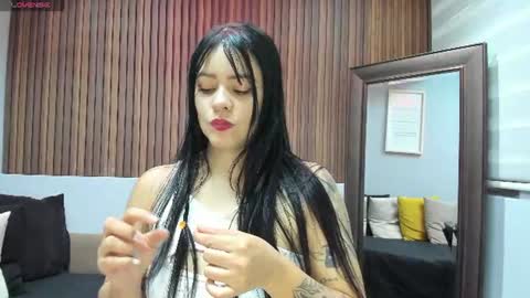Snapshot of sara__michell chatting on June 11, 12:03 pm online show from June 11, 12:03 pm
