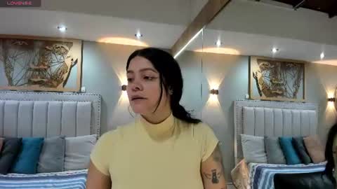 Snapshot of sara__michell chatting on June 20, 11:57 am online show from June 20, 11:57 am