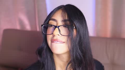 Sara  online show from January 28, 4:08 pm