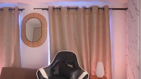 Sara  online show from January 30, 3:40 pm