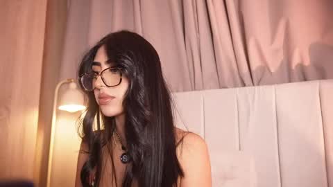 Sara  online show from May 31, 2:09 am