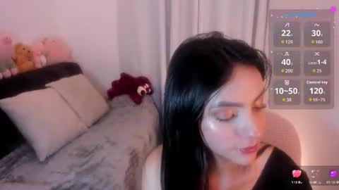 Snapshot of sara_alvarez_1 chatting on June 25, 11:15 am Sara online show from June 25, 11:15 am