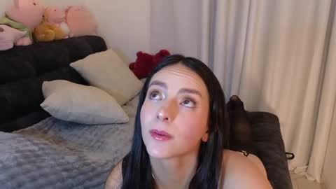 Snapshot of sara_alvarez_1 chatting on June 26, 7:57 am Sara online show from June 26, 7:57 am