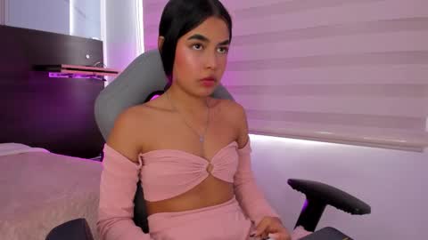 Snapshot of sara_as_ chatting on September 24, 1:58 pm sara_as_ online show from September 24, 1:58 pm