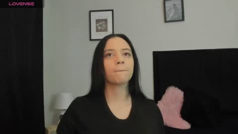 sara_b11 online show from June 19, 6:01 pm