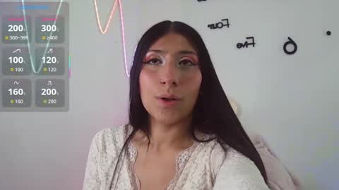 Snapshot of sara_blum_ chatting on June 6, 3:44 am SARA online show from June 6, 3:44 am