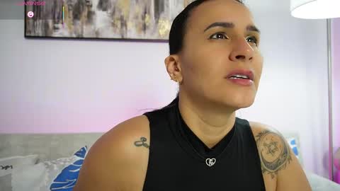 Snapshot of sara_charmy chatting on February 8, 11:46 am online show from February 8, 11:46 am