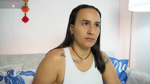 Snapshot of sara_charmy chatting on February 20, 11:00 am online show from February 20, 11:00 am