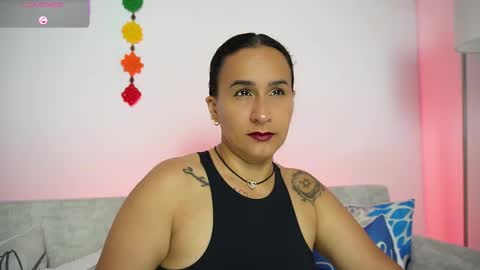 Snapshot of sara_charmy chatting on March 5, 10:55 am online show from March 5, 10:55 am