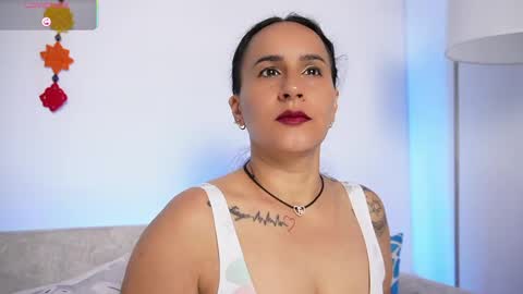 Snapshot of sara_charmy chatting on March 6, 12:01 pm online show from March 6, 12:01 pm