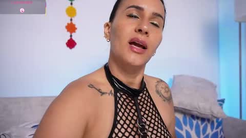 Snapshot of sara_charmy chatting on March 13, 11:06 am online show from March 13, 11:06 am