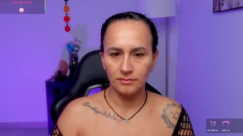 Snapshot of sara_charmy chatting on June 6, 9:47 am online show from June 6, 9:47 am