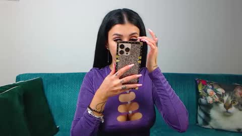 Snapshot of sara_daisy chatting on November 21, 5:55 pm Im Sara I am happy to be here online show from November 21, 5:55 pm