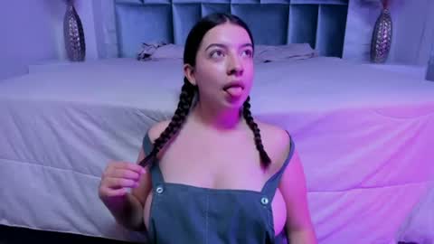 Sara  online show from June 10, 11:53 am