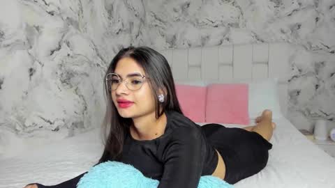 sara online show from January 12, 1:00 am