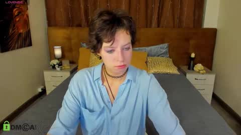 Sarah online show from October 25, 1:02 am