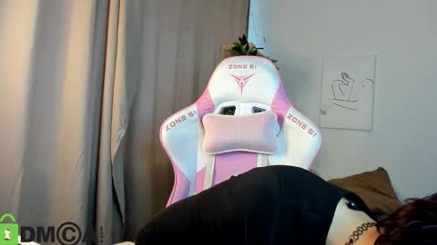 Sarah online show from October 27, 9:02 am