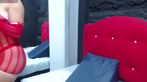 Snapshot of sara_hoffman_4 chatting on March 30, 11:44 am Sara online show from March 30, 11:44 am