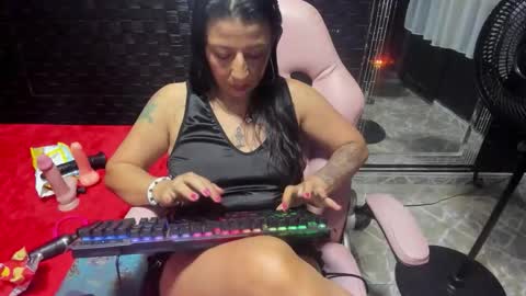 Snapshot of sara_hot_2 chatting on March 28, 4:01 am no limits sarah online show from March 28, 4:01 am