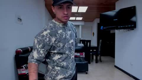 Snapshot of sara_jhon_ chatting on May 13, 5:32 pm sara_jhon_ online show from May 13, 5:32 pm
