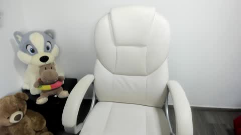 Snapshot of sara_lizcano chatting on December 26, 2:05 pm sarah LIZCANO....... online show from December 26, 2:05 pm