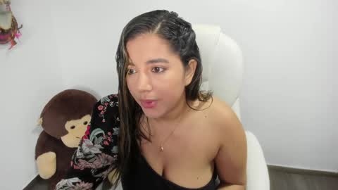 Snapshot of sara_lizcano chatting on January 4, 10:49 am sarah LIZCANO....... online show from January 4, 10:49 am