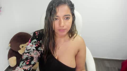 Snapshot of sara_lizcano chatting on January 4, 1:53 pm sarah LIZCANO....... online show from January 4, 1:53 pm