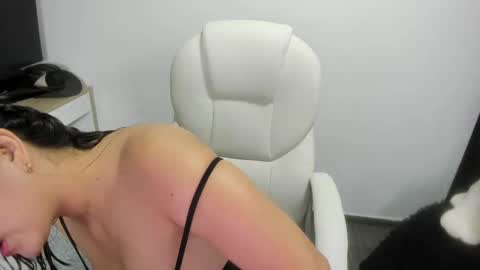 Snapshot of sara_lizcano chatting on February 19, 9:50 am sarah LIZCANO....... online show from February 19, 9:50 am