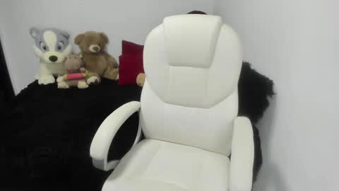Snapshot of sara_lizcano chatting on March 4, 9:54 pm sarah LIZCANO....... online show from March 4, 9:54 pm