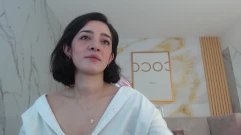 Sara  online show from October 3, 1:19 pm
