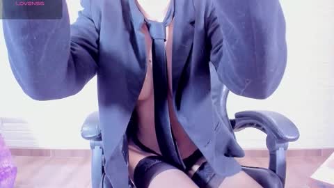 Snapshot of sara_love_1 chatting on February 17, 3:25 am Sara Love online show from February 17, 3:25 am