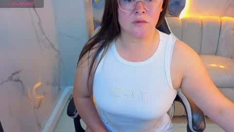 Snapshot of sara_love_tx chatting on August 4, 8:11 pm sara_love_tx online show from August 4, 8:11 pm