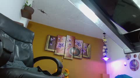 Snapshot of sara_marris0n chatting on December 31, 2:14 pm Sara online show from December 31, 2:14 pm