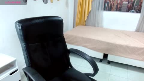 Snapshot of sara_marris0n chatting on February 6, 1:54 pm Sara online show from February 6, 1:54 pm