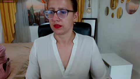 Snapshot of sara_marris0n chatting on February 16, 10:21 am Sara online show from February 16, 10:21 am
