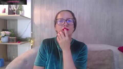 Snapshot of sara_marrisson chatting on February 3, 9:42 pm Sara online show from February 3, 9:42 pm