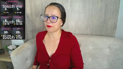 Sara   online show from April 16, 8:09 pm