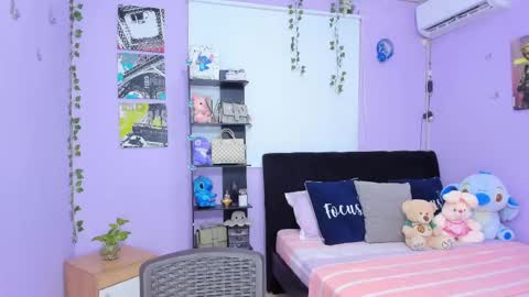 Sara Mendez online show from February 10, 11:45 pm