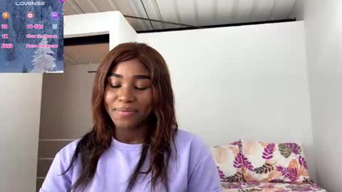 Snapshot of sara_muscle chatting on December 6, 10:08 pm Sara online show from December 6, 10:08 pm